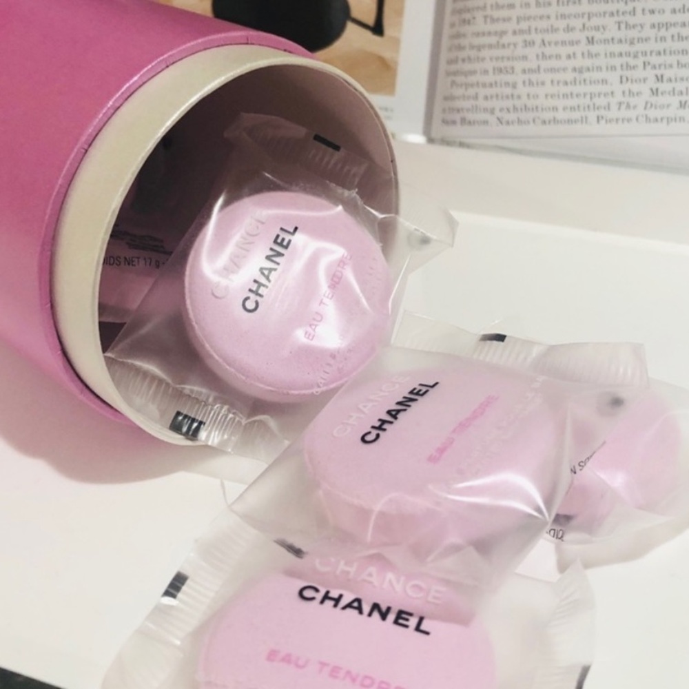 CHANEL Chance Eau Tendre bath bomb - Pink